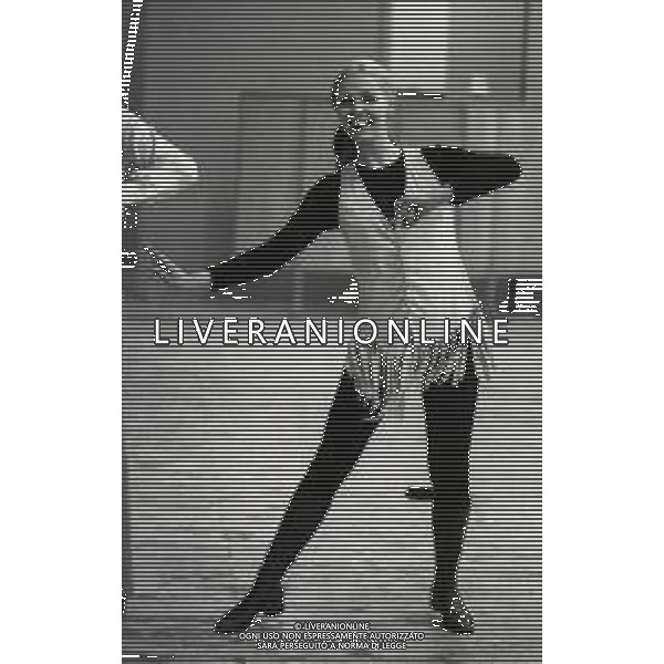 RETROSPETTIVA PATTY PRAVO CANTANTE NELLA FOTO PATTY PRAVO CON DON LURIO A ROMA NELL\'ANNO 1969 AG ALDO LIVERANI SAS 
