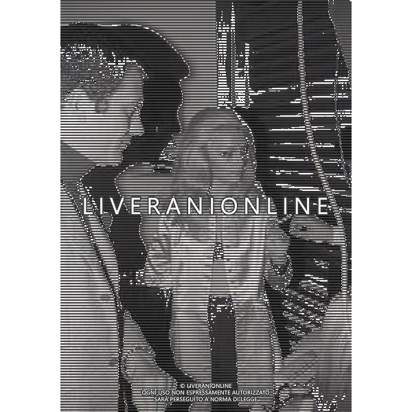 RETROSPETTIVA PATTY PRAVO CANTANTE NELLA FOTO PATTY PRAVO A ASIAGO AL FESTIVALBAR NELL\'ANNO 1969 AG ALDO LIVERANI SAS 