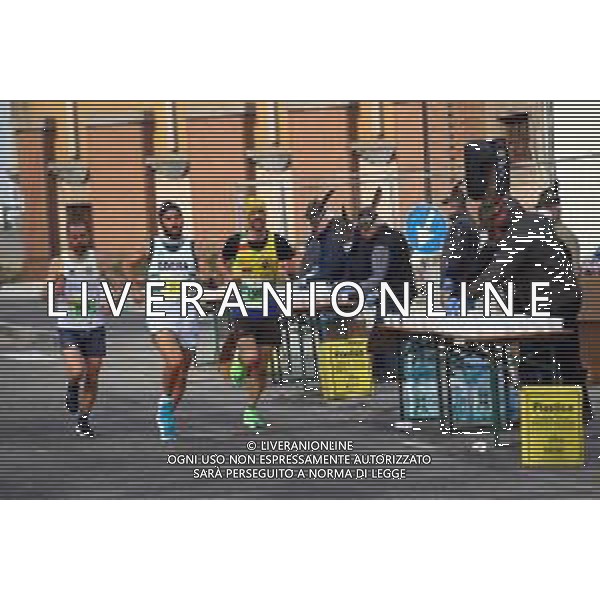 Emergenza Coronavirus in Italia Verdi Marathon - Maratona delle terre verdiane 23.02.2020 Nella Foto: Volontari e atleti indossano maschere e guanti di protezione durante la gara Ph.Soli-Ag. Aldo Liverani / AGENZIA ALDO LIVERANI SAS