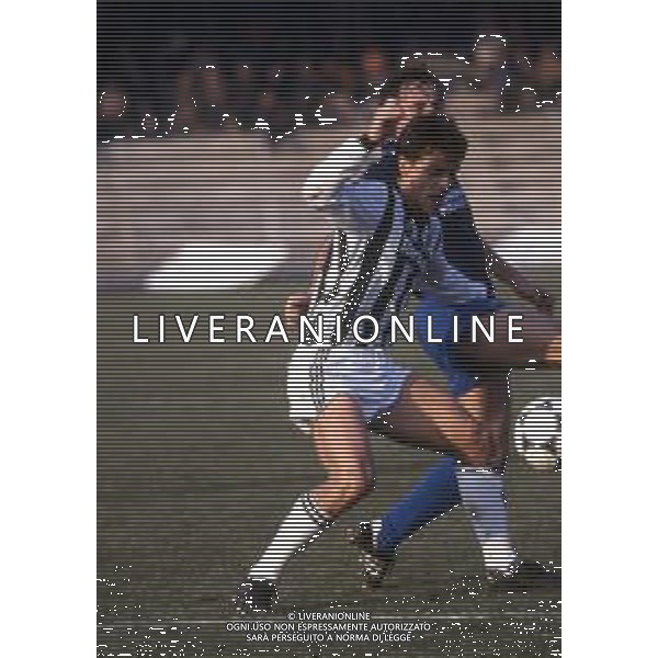 RETROSPETTIVA FRANCESCO VINCENZI CALCIATORE NELLA FOTO FRANCESCO VINCENZI CON LA MAGLIA DELL\'ASCOLI CALCIO AG ALDO LIVERANI SAS