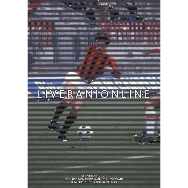 RETROSPETTIVA FRANCESCO VINCENZI CALCIATORE NELLA FOTO FRANCESCO VINCENZI CON LA MAGLIA DEL MILAN CALCIO AG ALDO LIVERANI SAS