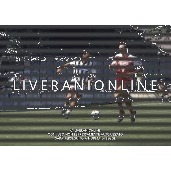 RETROSPETTIVA FRANCESCO VINCENZI CALCIATORE NELLA FOTO FRANCESCO VINCENZI CON LA MAGLIA DELL\'ASCOLI CALCIO AG ALDO LIVERANI SAS