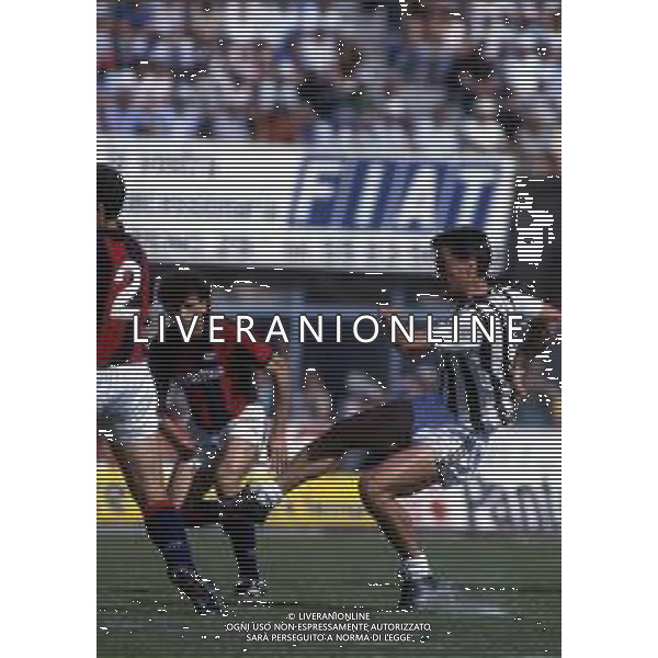 RETROSPETTIVA FRANCESCO VINCENZI CALCIATORE NELLA FOTO FRANCESCO VINCENZI CON LA MAGLIA DELL\'ASCOLI CALCIO AG ALDO LIVERANI SAS