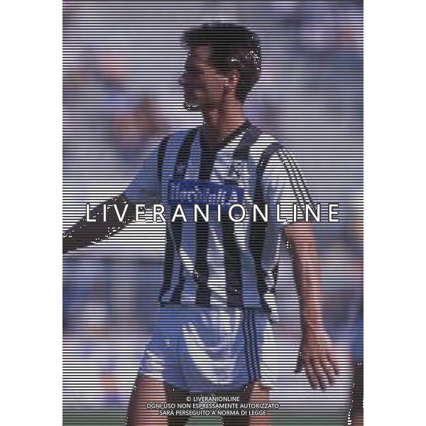 RETROSPETTIVA FRANCESCO VINCENZI CALCIATORE NELLA FOTO FRANCESCO VINCENZI CON LA MAGLIA DELL\'ASCOLI CALCIO AG ALDO LIVERANI SAS