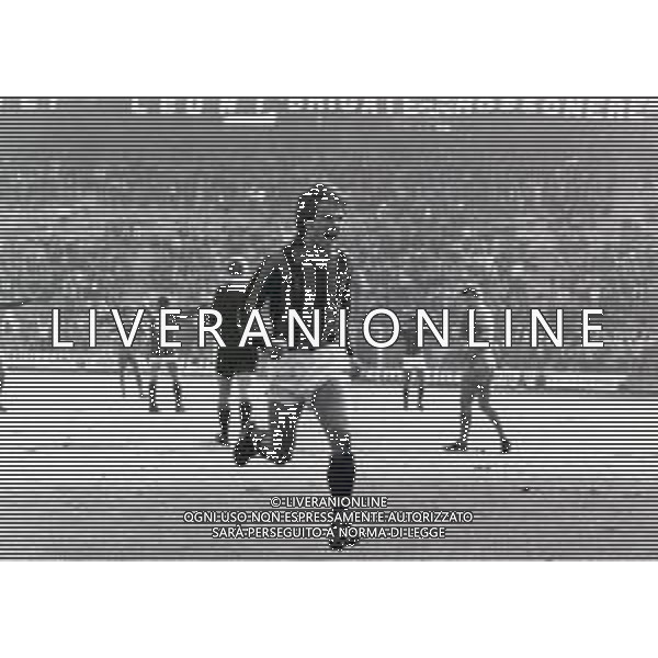 RETROSPETTIVA FRANCESCO VINCENZI CALCIATORE NELLA FOTO FRANCESCO VINCENZI CON LA MAGLIA DEL MILAN CALCIO AG ALDO LIVERANI SAS