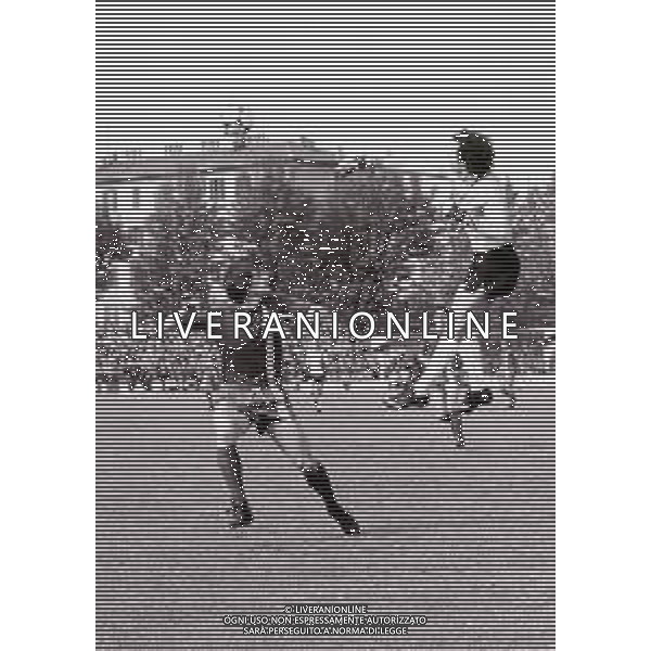 RETROSPETTIVA FRANCESCO VINCENZI CALCIATORE NELLA FOTO FRANCESCO VINCENZI CON LA MAGLIA DEL MONZA CALCIO AG ALDO LIVERANI SAS