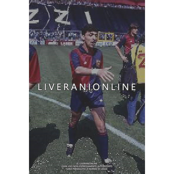 RETROSPETTIVA CARLOS ALBERTO AGUILERA CALCIATORE NELLA FOTO CARLOS ALBERTO AGUILERA CON LA MAGLIA DEL GENOA CALCIO 1990-1991 AG ALDO LIVERANI SAS