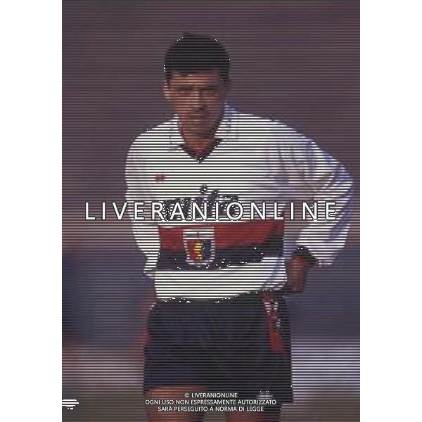 RETROSPETTIVA CARLOS ALBERTO AGUILERA CALCIATORE NELLA FOTO CARLOS ALBERTO AGUILERA CON LA MAGLIA DEL GENOA CALCIO 1991-1992 AG ALDO LIVERANI SAS
