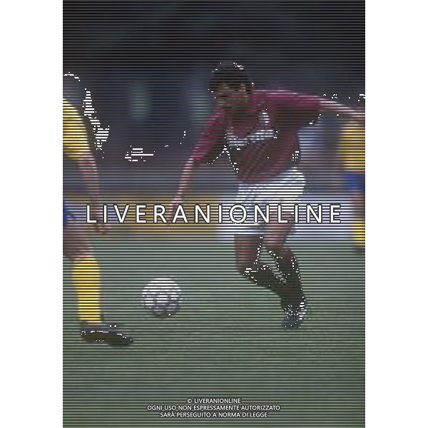 RETROSPETTIVA CARLOS ALBERTO AGUILERA CALCIATORE NELLA FOTO CARLOS ALBERTO AGUILERA CON LA MAGLIA DEL TORINO CALCIO AG ALDO LIVERANI SAS