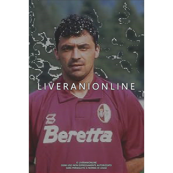 RETROSPETTIVA CARLOS ALBERTO AGUILERA CALCIATORE NELLA FOTO CARLOS ALBERTO AGUILERA CON LA MAGLIA DEL TORINO CALCIO AG ALDO LIVERANI SAS