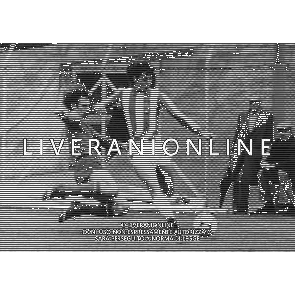 RETROSPETTIVA NICOLA ZANONE CALCIATORE NELLA FOTO NICOLA ZANONE CON LA MAGLIA DEL VICENZA CALCIO E SILVANO FONTOLAN IN COMO VICENZA AG ALDO LIVERANI SAS