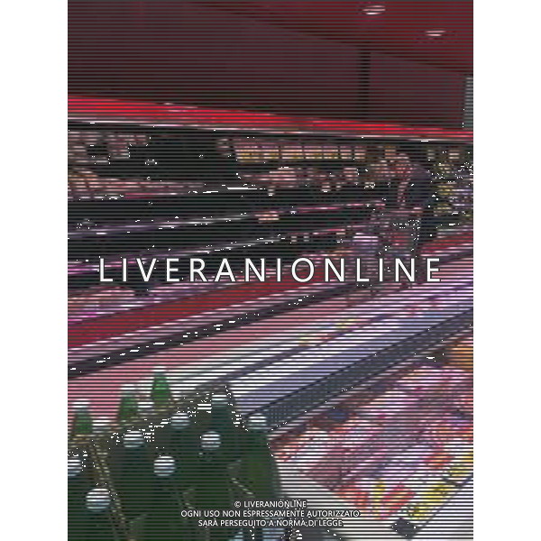 24-02-2020 MILANO MAXI SIMPLY VIA POMPEO MARIANI NELLA FOTO ALCUNI SCAFFALI DEL SUPERMERCATO RIMASTI VUOTI DOPO LA CORSA AGLI ACQUISTI DA PARTE DELLA POPOLAZIONE IN MERITO ALLA SITUAZIONE DEL CORONAVIRUS AG ALDO LIVERANI SAS
