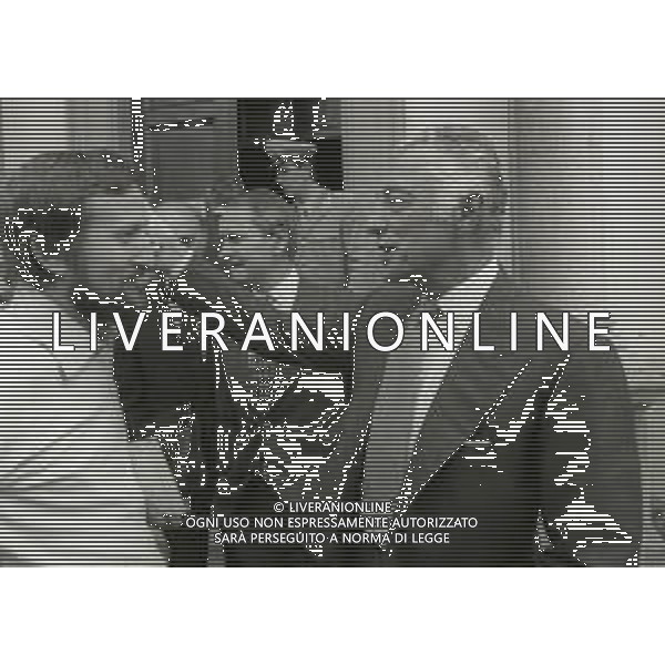 1975 VILLAR PEROSA MATRIMONIO DI MARGHERITA AGNELLI CON ALAIN ELKANN NELLA FOTO GIANNI AGNELLI CON LA FIGLIA MARGHERITA IL GIORNO DELLE SUE NOZZE NELL\'ANNO 1975 AG ALDO LIVERANI SAS