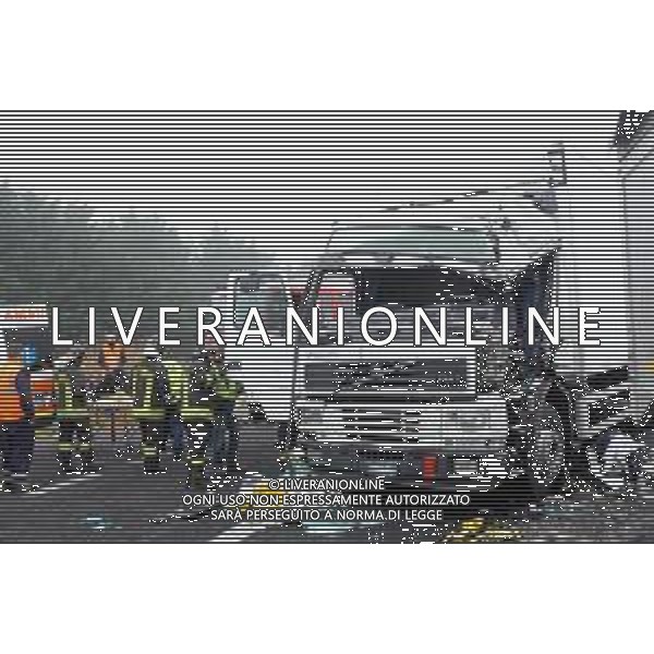 25-02-2020 -IMOLA A14 KM 44 CASOLA CANINA TAMPONAMENTO COINVOLTI 5 CAMION E UNA AUTO 118 POLIZIA STRADALE VIGILI DEL FUOCO IMOLA SENZA FERITI GRAVI,UNO INCASTRATO PORTATO IN OSPEDALE F OTO GIANNI SANNA-AG ALDO LIVERANI SAS