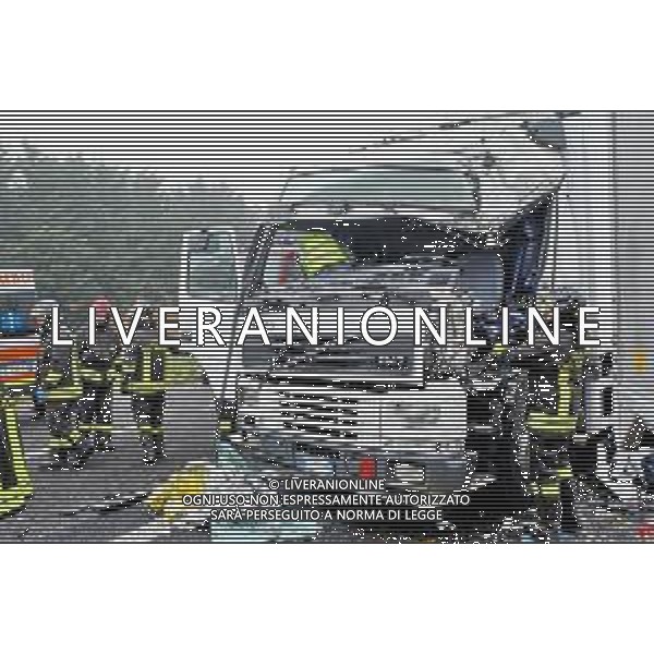 25-02-2020 -IMOLA A14 KM 44 CASOLA CANINA TAMPONAMENTO COINVOLTI 5 CAMION E UNA AUTO 118 POLIZIA STRADALE VIGILI DEL FUOCO IMOLA SENZA FERITI GRAVI,UNO INCASTRATO PORTATO IN OSPEDALE F OTO GIANNI SANNA-AG ALDO LIVERANI SAS