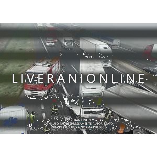 25-02-2020 -IMOLA A14 KM 44 CASOLA CANINA TAMPONAMENTO COINVOLTI 5 CAMION E UNA AUTO 118 POLIZIA STRADALE VIGILI DEL FUOCO IMOLA SENZA FERITI GRAVI,UNO INCASTRATO PORTATO IN OSPEDALE F OTO GIANNI SANNA-AG ALDO LIVERANI SAS