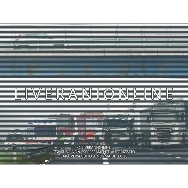 25-02-2020 -IMOLA A14 KM 44 CASOLA CANINA TAMPONAMENTO COINVOLTI 5 CAMION E UNA AUTO 118 POLIZIA STRADALE VIGILI DEL FUOCO IMOLA SENZA FERITI GRAVI,UNO INCASTRATO PORTATO IN OSPEDALE F OTO GIANNI SANNA-AG ALDO LIVERANI SAS