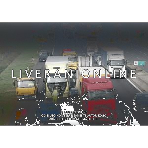 25-02-2020 -IMOLA A14 KM 44 CASOLA CANINA TAMPONAMENTO COINVOLTI 5 CAMION E UNA AUTO 118 POLIZIA STRADALE VIGILI DEL FUOCO IMOLA SENZA FERITI GRAVI,UNO INCASTRATO PORTATO IN OSPEDALE F OTO GIANNI SANNA-AG ALDO LIVERANI SAS