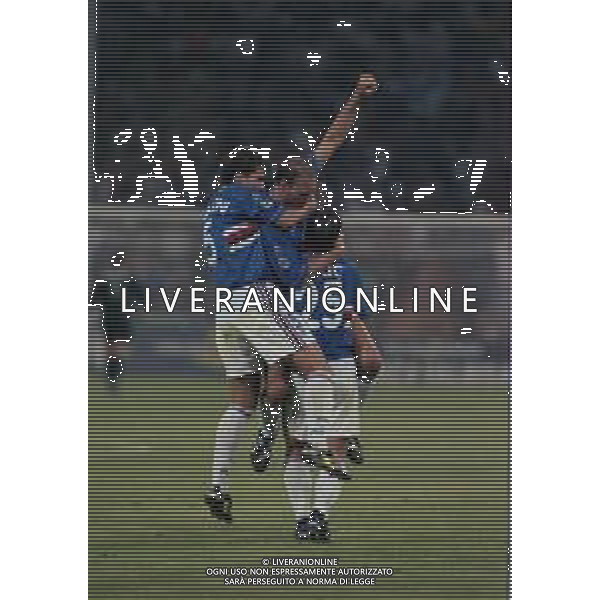 20-08-2000 GENOVA COPPA ITALIA SAMPDORIA EMPOLI 4-3 NELLA FOTO DOPO GOAL DARIO MARCOLIN AG ALDO LIVERANI SAS
