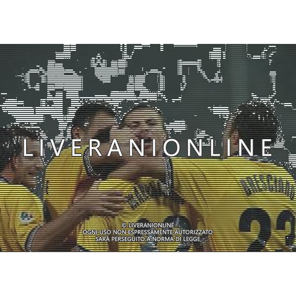 20-08-2000 GENOVA COPPA ITALIA SAMPDORIA EMPOLI 4-3 NELLA FOTO ABBRACCI GIOCATORI EMPOLI DOPO IL GOAL AG ALDO LIVERANI SAS