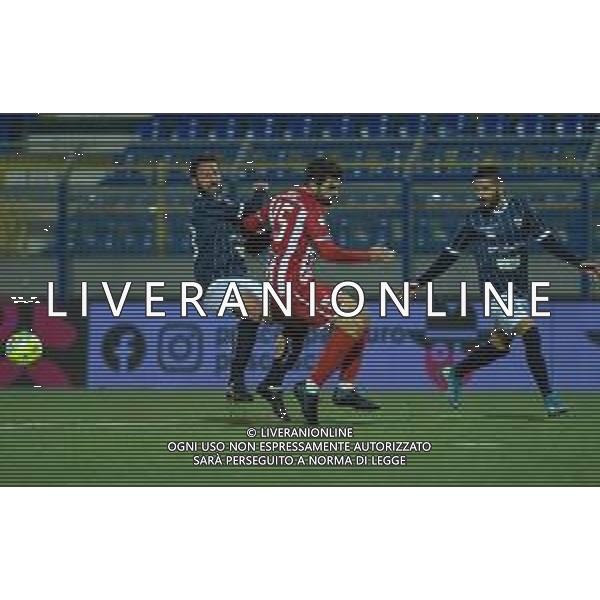 Campionato di Calcio Serie C - Lega Pro 2019/2020 Cava dei Tirreni, Italia 26/02/2020 Cavese vs Rende Nella foto: Domenico Germinale (18) Cavese 1919 e Luca Bruno (15) Rende Calcio 1968. La Cavese 1919 protesta per rigore non concesso FOTO ANDREA D\'AMICO-ALESSIO MARINI-AG ALDO LIVERANI SAS