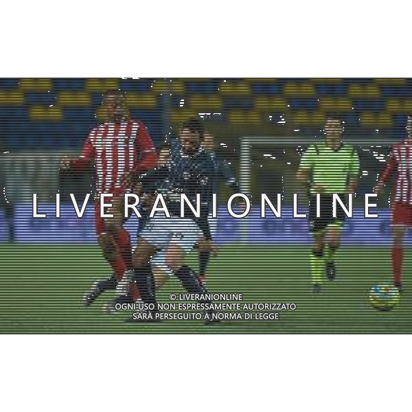 Campionato di Calcio Serie C - Lega Pro 2019/2020 Cava dei Tirreni, Italia 26/02/2020 Cavese vs Rende Nella foto: Contrasto tra Junior Blaze Allan (17) Rende Calcio 1968 e Domenico Germinale (18) Cavese 1919 FOTO ANDREA D\'AMICO-ALESSIO MARINI-AG ALDO LIVERANI SAS