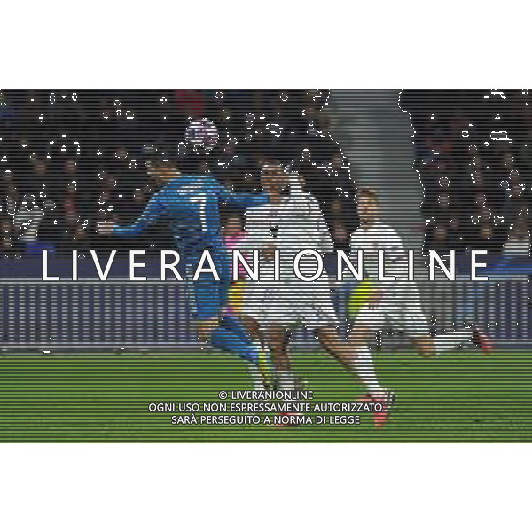 Lione 26.02.2020 Groupama Stadium Olympique Lione vs Juventus Champions League 2019/2020 ©Viganti/Agenzia Aldo Liverani Nella foto: presunto rigore su cristiano ronaldo ©Viganti