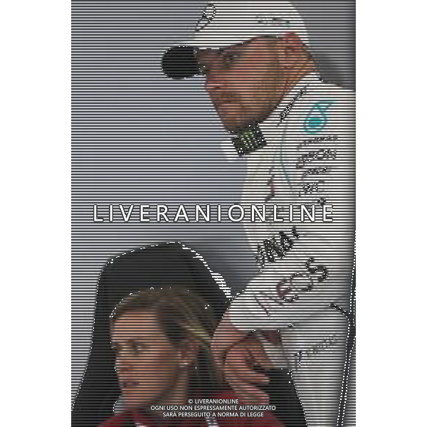 Valtteri Bottas (FIN), Mercedes AMG F1 and Tiffany Cromwell (AUS), professionnal cyclist and Valtteri Bottas girlfriend 27.02.2020. Formula One Testing, Day Two, Barcelona, Spain. Thursday. / AGENZIA ALDO LIVERANI SAS - ITALY ONLY EDITORIAL USE ONLY - TEST F1 DAY 2 BARCELLONA SPAGNA 27.02.2020