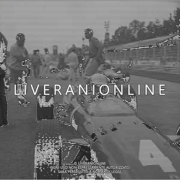 1966 MONZA FILM GRAND PRIX CON YVES MONTAND NELLA FOTO SCENA DEL FILM AG ALDO LIVERANI SAS