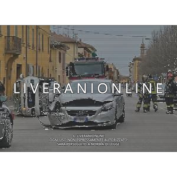 MEDICINA 27 02 2020 VIALE SAFFI AUTO AUTO DUE FERITI POLIZIA MUNICIPALE VIGILI DEL FUOCO CARABINIERI 118 IN AUTO RIBALTATA DEL BARBIERE CONOSCIUTO DEL PAESE FOTO GIANNI SANNA-AG ALDO LIVERANI SAS