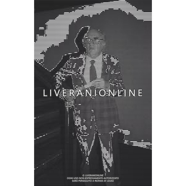 RETROSPETTIVA FEDERICO FELLINI REGISTA NELLA FOTO FEDERICO FELLINI A MILANO NELL\'ANNO 1987 AG ALDO LIVERANI SAS  