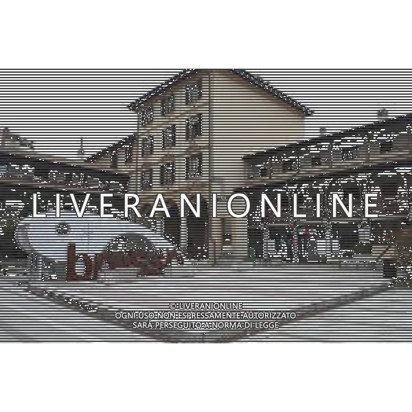 Bresso ( MI ) 29/02/2020 Sospetto di Coronavirus a Bresso in provincia di Milano chiuso il Bar Libertas, dove una personata e stata trovata infetta proveniente da Niguarda (Mi) foto: La Piazzetta Cavour dove si trovano i l Circolino Libertas chiuso per sospetta infezione PH Lauro Montagnini / AGENZIA ALDO LIVERANI SAS