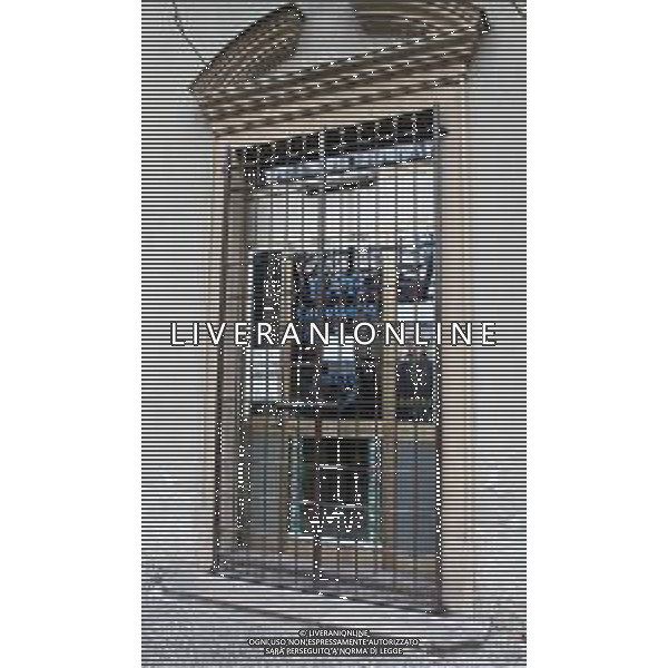 Bresso ( MI ) 29/02/2020 Sospetto di Coronavirus a Bresso in provincia di Milano chiuso il Bar Libertas, dove una personata e stata trovata infetta proveniente da Niguarda (Mi) foto: L\'entrata del Associazione Circolo Lavoratori Libertas chiusa per malattia PH Lauro Montagnini / AGENZIA ALDO LIVERANI SAS