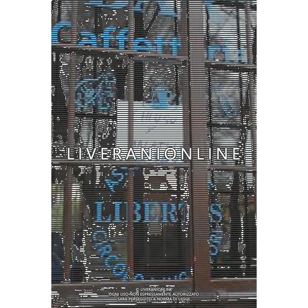 Bresso ( MI ) 29/02/2020 Sospetto di Coronavirus a Bresso in provincia di Milano chiuso il Bar Libertas, dove una personata e stata trovata infetta proveniente da Niguarda (Mi) foto: L\'entrata del Associazione Circolo Lavoratori Libertas chiusa per malattia PH Lauro Montagnini / AGENZIA ALDO LIVERANI SAS