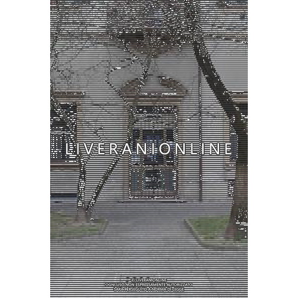 Bresso ( MI ) 29/02/2020 Sospetto di Coronavirus a Bresso in provincia di Milano chiuso il Bar Libertas, dove una personata e stata trovata infetta proveniente da Niguarda (Mi) foto: L\'entrata del Associazione Circolo Lavoratori Libertas chiusa per malattia PH Lauro Montagnini / AGENZIA ALDO LIVERANI SAS