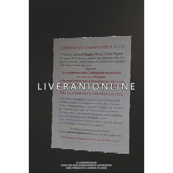 Bresso ( MI ) 29/02/2020 Sospetto di Coronavirus a Bresso in provincia di Milano chiuso il Bar Libertas, dove una personata e stata trovata infetta proveniente da Niguarda (Mi) foto: Ordinanza di chiusura sulla porta Chiesa San Nazzaro Celso PH Lauro Montagnini / AGENZIA ALDO LIVERANI SAS