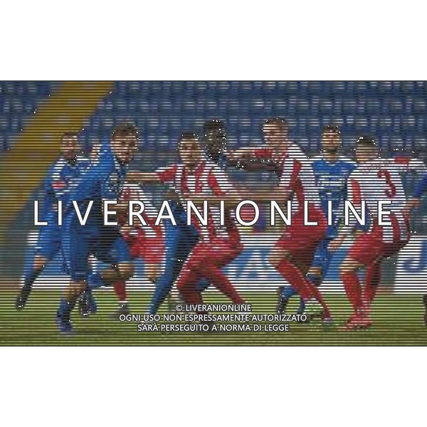 Campionato di Calcio Serie C - Lega Pro 2019/2020 Pagani, Italia 01/03/2020 Paganese vs Teramo Nella foto: Contrasto sugli sviluppi di un angolo tra Aniello Panariello (2) Paganese Calcio 1926 e Simone Magnaghi (9) Teramo Calcio 1913