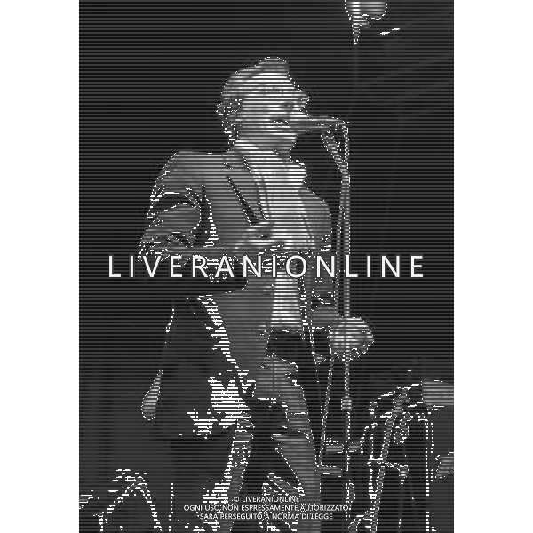 RETROSPETTIVA ENZO JANNACCI IN CONCERTO AL TEATRO CIAK DI MILANO NELL\'ANNO 1983 NELLA FOTO ENZO JANNACCI AG ALDO LIVERANI SAS