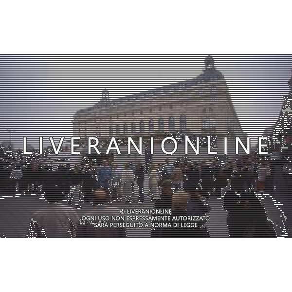 VEDUTA ESTERNO DEL MUSEO DEL LOUVRE A PARIGI, IN FRANCIA 1985 - RETROSPETTIVA ©Archivio Giovanni Liverani / ARCHIVIO GIOVANNI LIVERANI SAS