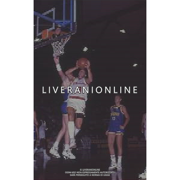 RETROSPETTIVA ROBERTO PREMIER BASKET NELLA FOTO ROBERTO PREMIER CON LA MAGLIA MESSAGGERO ROMA AG ALDO LIVERANI SAS