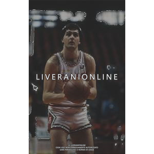 RETROSPETTIVA ROBERTO PREMIER BASKET NELLA FOTO ROBERTO PREMIER CON LA MAGLIA DELLA SIMAC MILANO BASKET AG ALDO LIVERANI SAS