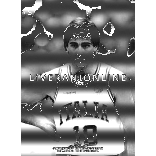 RETROSPETTIVA ROBERTO PREMIER BASKET NELLA FOTO ROBERTO PREMIER CON LA MAGLIA DELLA NAZIONALE ITALIANA DI BASKET AG ALDO LIVERANI SAS 