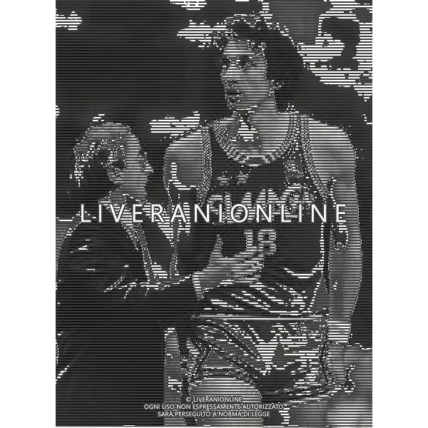 RETROSPETTIVA RENZO BARIVIERA BASKET NELLA FOTO RENZO BARIVIERA CON LA MAGLIA DELLA SIMAC MILANO CON DAN PETERSON AG ALDO LIVERANI SAS