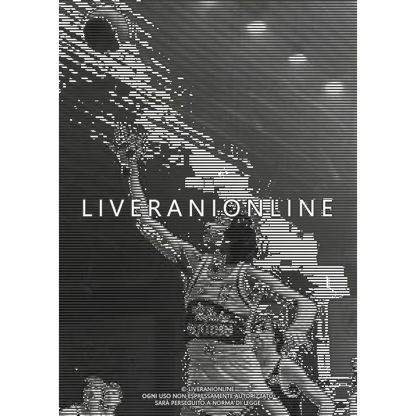 RETROSPETTIVA RENZO BARIVIERA BASKET NELLA FOTO RENZO BARIVIERA CON LA MAGLIA DELL\'ULTRA RAPIDA SQUIBB CANTU\' AG ALDO LIVERANI SAS