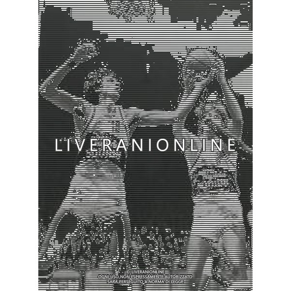 RETROSPETTIVA RENZO BARIVIERA BASKET NELLA FOTO RENZO BARIVIERA CON LA MAGLIA DELL\'ULTRA RAPIDA SQUIBB CANTU\' AG ALDO LIVERANI SAS