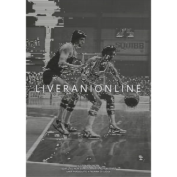 RETROSPETTIVA RENZO BARIVIERA BASKET NELLA FOTO RENZO BARIVIERA CON LA MAGLIA DELL\'ULTRA RAPIDA SQUIBB CANTU\' AG ALDO LIVERANI SAS