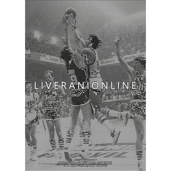 RETROSPETTIVA RENZO BARIVIERA BASKET NELLA FOTO RENZO BARIVIERA CON LA MAGLIA DELLA GABETTI CANTU\' AG ALDO LIVERANI SAS