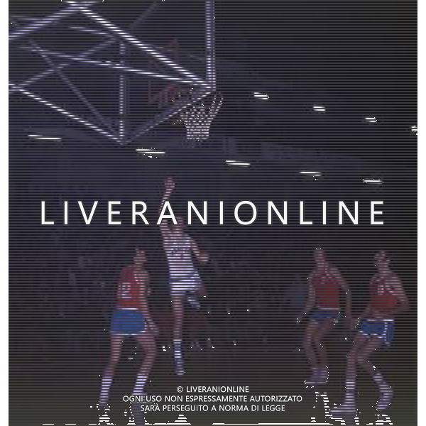 RETROSPETTIVA RENZO BARIVIERA BASKET NELLA FOTO RENZO BARIVIERA CON LA MAGLIA DELL\'INNOCENTI MILANO AG ALDO LIVERANI SAS