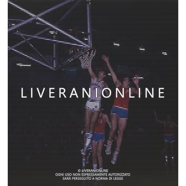 RETROSPETTIVA RENZO BARIVIERA BASKET NELLA FOTO RENZO BARIVIERA CON LA MAGLIA DELL\'INNOCENTI MILANO AG ALDO LIVERANI SAS