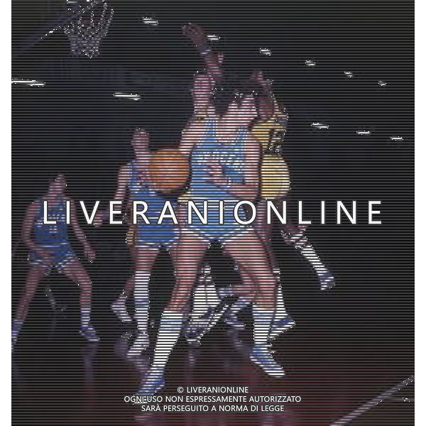 RETROSPETTIVA RENZO BARIVIERA BASKET NELLA FOTO RENZO BARIVIERA CON LA MAGLIA DELL\'INNOCENTI MILANO AG ALDO LIVERANI SAS